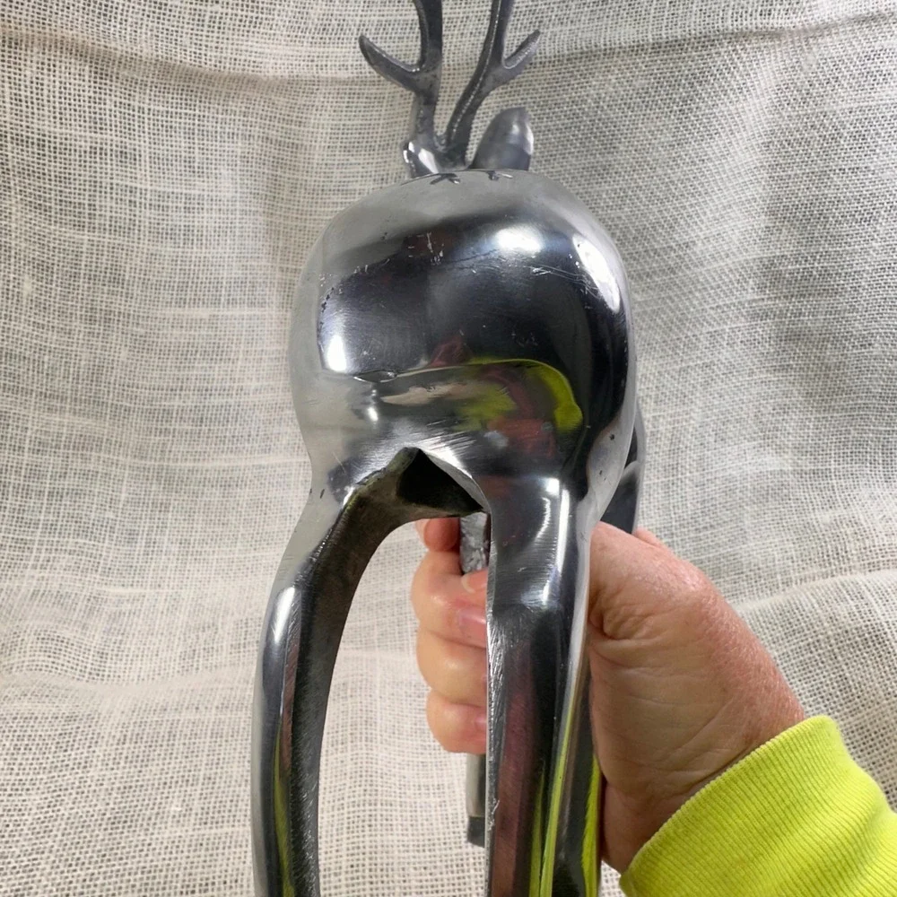 N/A modern polished
